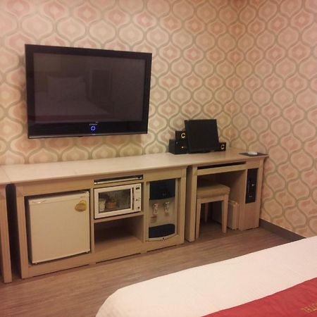 Gyeongju Bluemore Motel מראה חיצוני תמונה