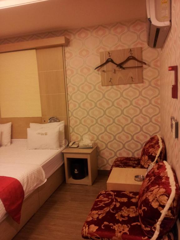 Gyeongju Bluemore Motel חדר תמונה