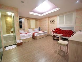 Gyeongju Bluemore Motel מראה חיצוני תמונה